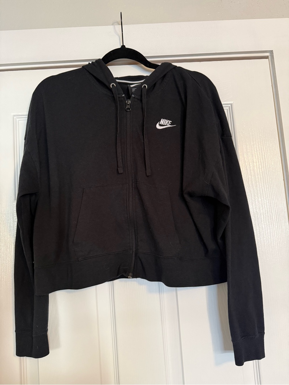 Nike Women’s Black Zip-Up Cropped Hoodie
